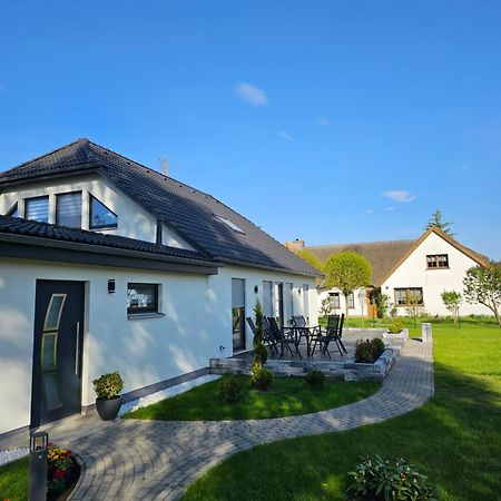 Haus Am Bodden Apartment Fuhlendorf  ภายนอก รูปภาพ